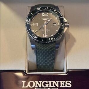 Longines HydroConquest Green
Men's Watch - L3.782.4.06.9 very hard to find.